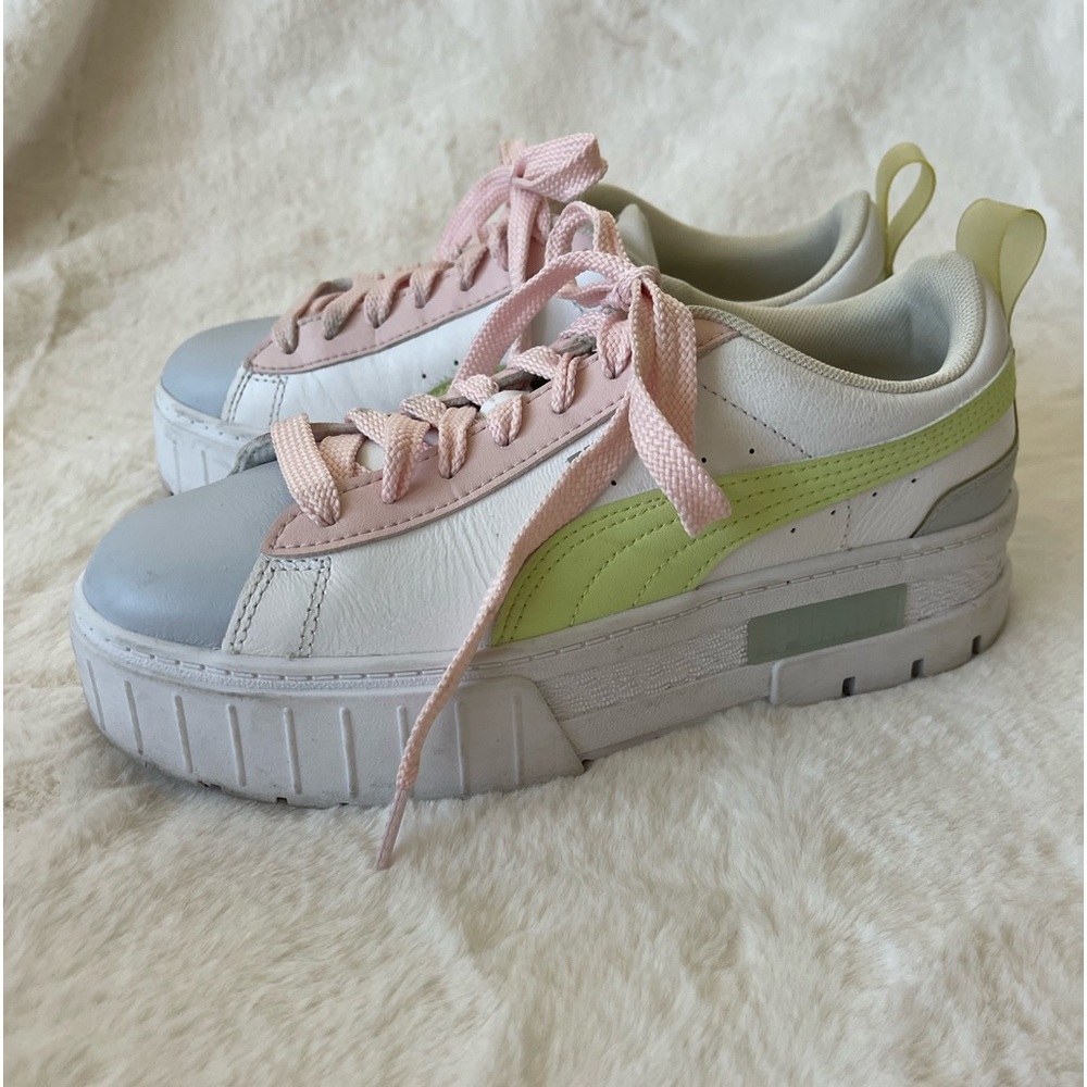 PUMA Mayze Leather Pop Platform Sneakers.  Size 7.5